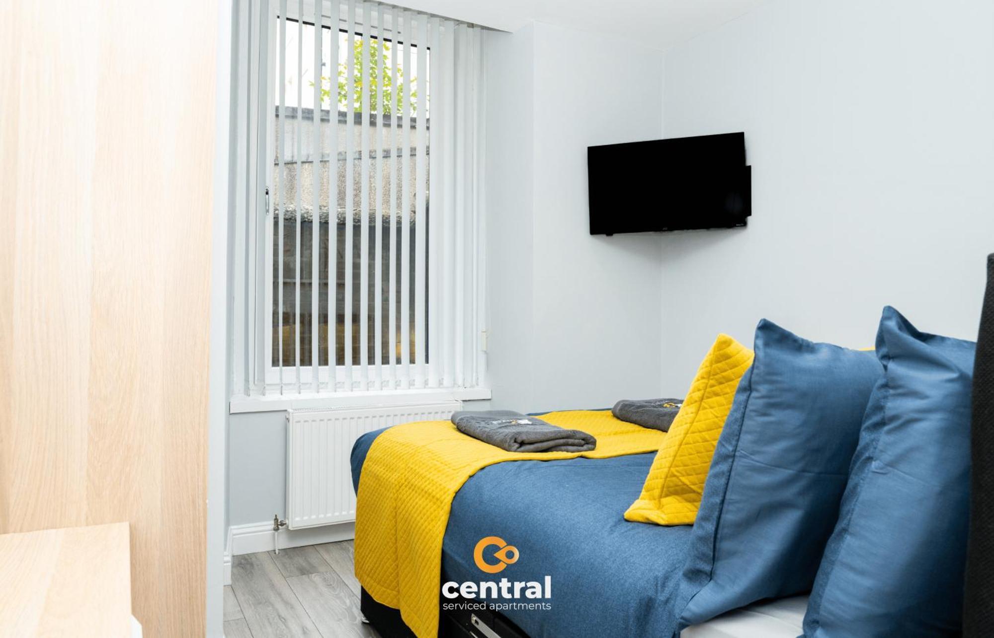 Central Serviced Apartments - 2 Bedroom - Ground Floor - Monthly & Weekly Bookings Welcome - Free Street Parking - 2 Double Beds - Wifi - Smart Tvs In Rooms - Fully Equipped - Heating 24-7 - Contractor & Short Stay Favourite Dundee Esterno foto