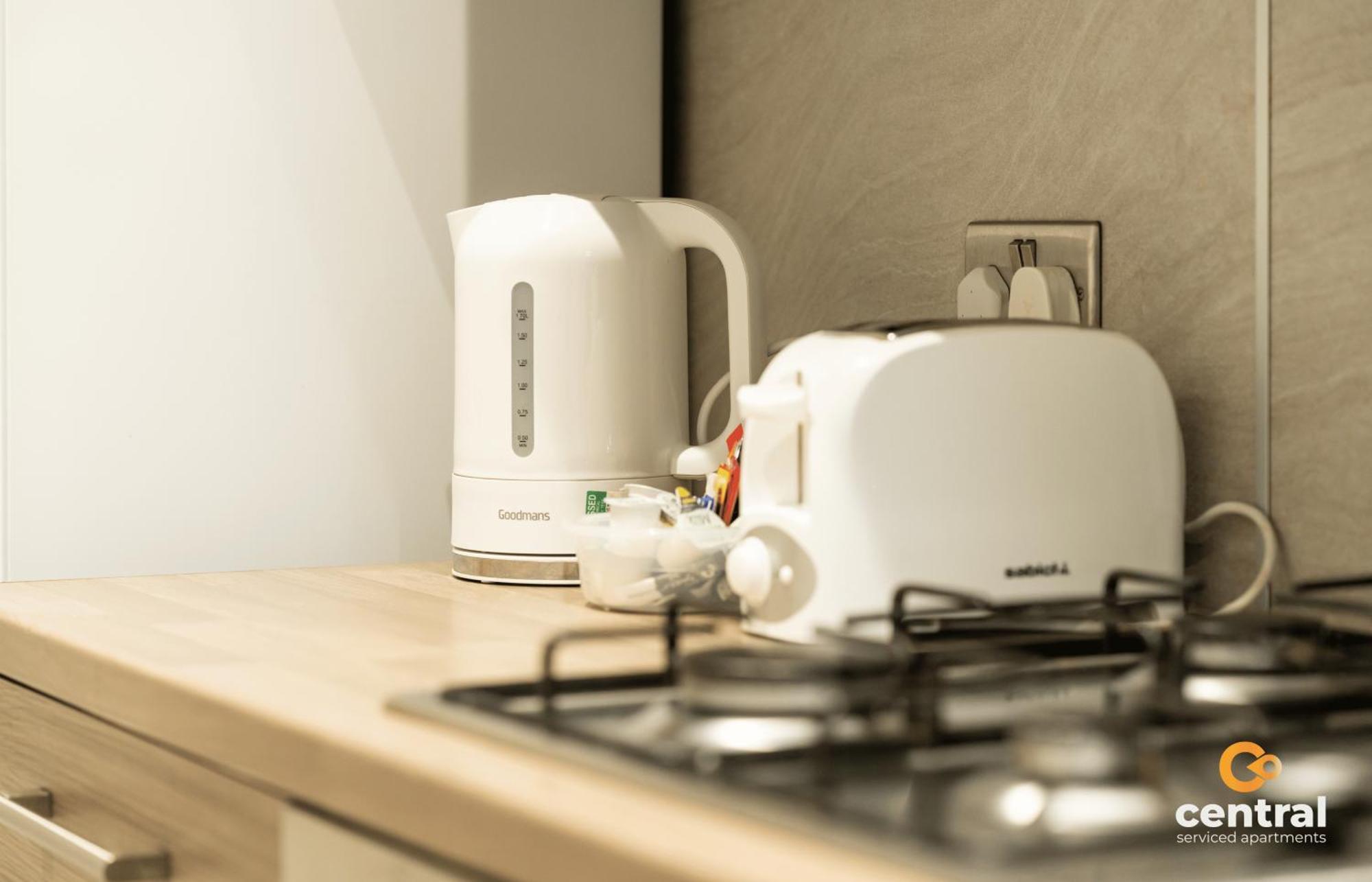Central Serviced Apartments - 2 Bedroom - Ground Floor - Monthly & Weekly Bookings Welcome - Free Street Parking - 2 Double Beds - Wifi - Smart Tvs In Rooms - Fully Equipped - Heating 24-7 - Contractor & Short Stay Favourite Dundee Esterno foto