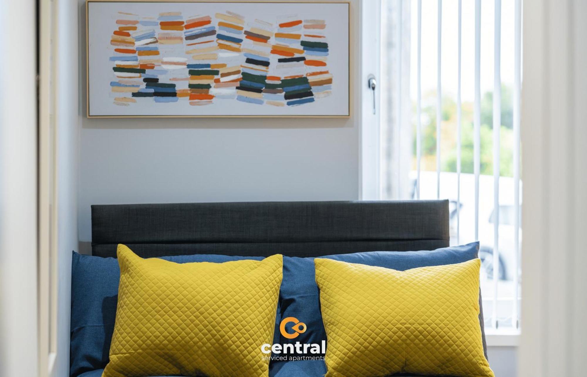 Central Serviced Apartments - 2 Bedroom - Ground Floor - Monthly & Weekly Bookings Welcome - Free Street Parking - 2 Double Beds - Wifi - Smart Tvs In Rooms - Fully Equipped - Heating 24-7 - Contractor & Short Stay Favourite Dundee Esterno foto