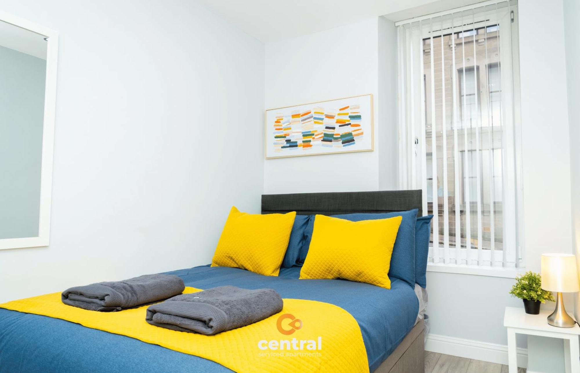 Central Serviced Apartments - 2 Bedroom - Ground Floor - Monthly & Weekly Bookings Welcome - Free Street Parking - 2 Double Beds - Wifi - Smart Tvs In Rooms - Fully Equipped - Heating 24-7 - Contractor & Short Stay Favourite Dundee Esterno foto