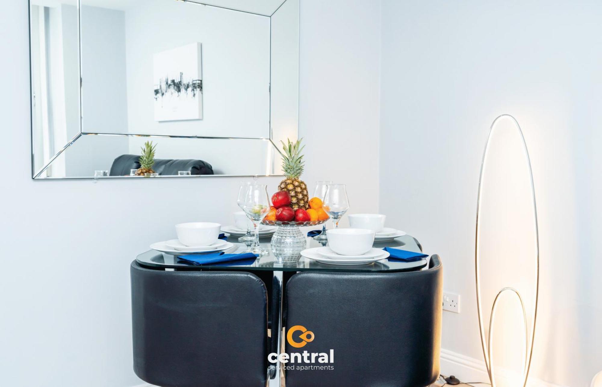 Central Serviced Apartments - 2 Bedroom - Ground Floor - Monthly & Weekly Bookings Welcome - Free Street Parking - 2 Double Beds - Wifi - Smart Tvs In Rooms - Fully Equipped - Heating 24-7 - Contractor & Short Stay Favourite Dundee Esterno foto